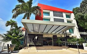 Washington Plaza